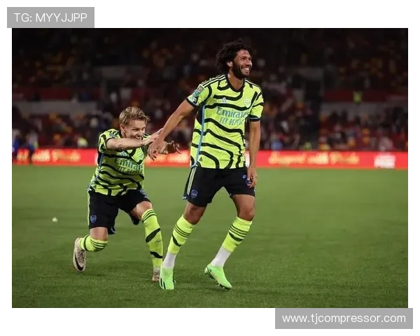 阿森纳公开训练多名主力缺阵